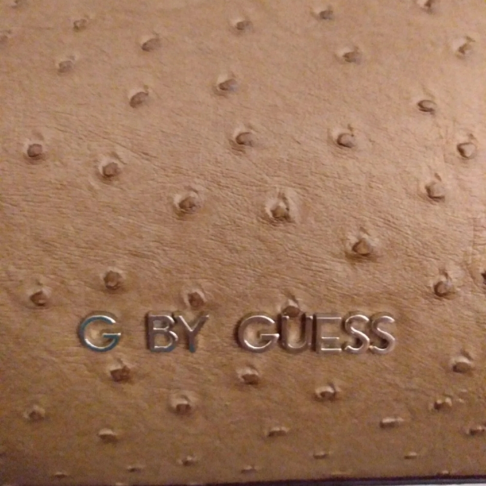 GUESS PURSE - Picture 3 of 7